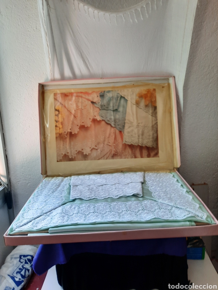 Antig&uuml;edades: Juego de Sabanas de raso Viridiana a&ntilde;os 70.