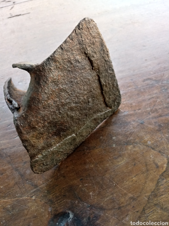 Antig&uuml;edades: Peque&ntilde;a azada triangular o almocafre - Foto 2