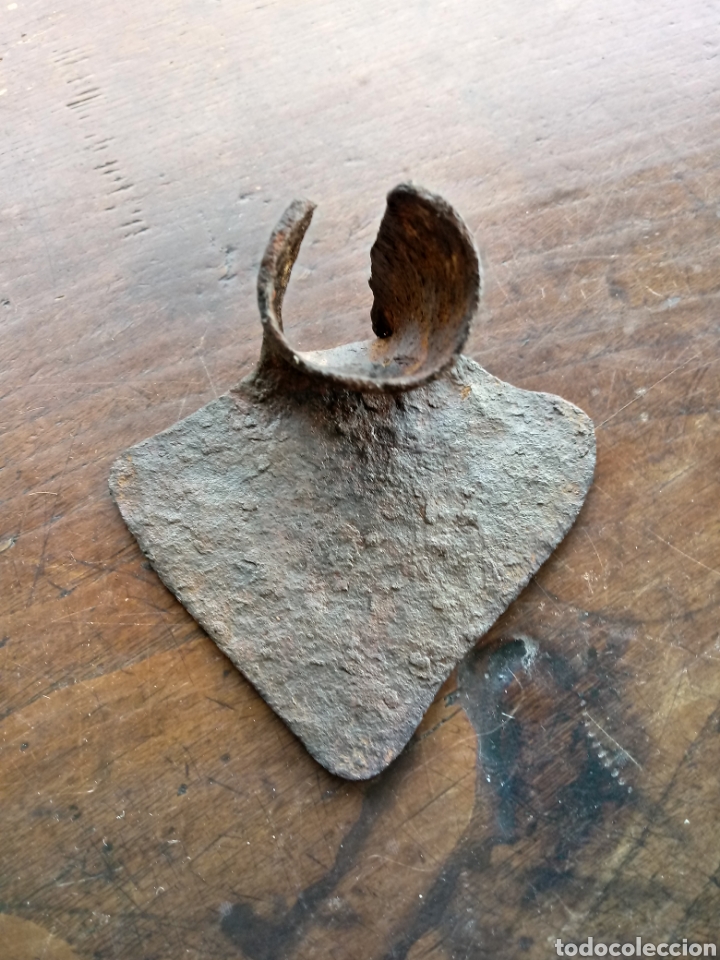 Antig&uuml;edades: Peque&ntilde;a azada triangular o almocafre - Foto 1