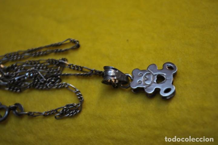 Antig&uuml;edades: CADENA de plata con colgante . - Foto 4
