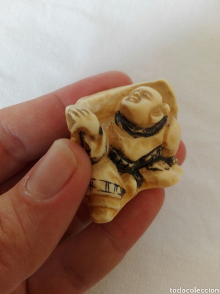 Antig&uuml;edades: Pieza rostro de drag&oacute;n o samurai netsuke de China simil marfil - Foto 2