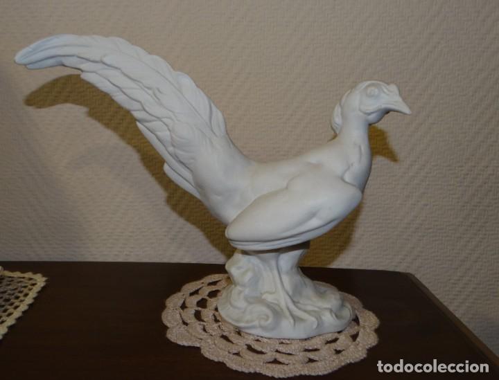 Antig&uuml;edades: PORCELANA DE BISCUIT AVE - Foto 1