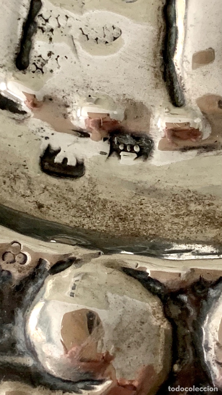 Antig&uuml;edades: Bandeja de plata repujada siglo XIX - Foto 2