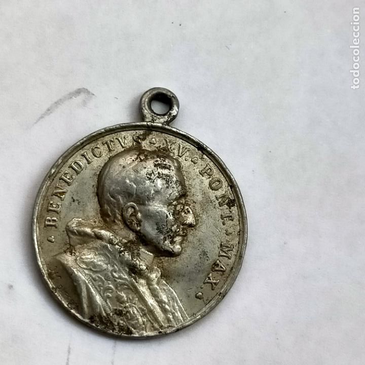 Antig&uuml;edades: antigua medalla benedicto y virgen - Foto 2