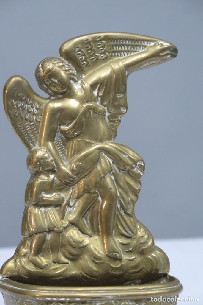 Antig&uuml;edades: BENDITERA DE BRONCE. ANGEL DE LA GUARDA - Foto 3