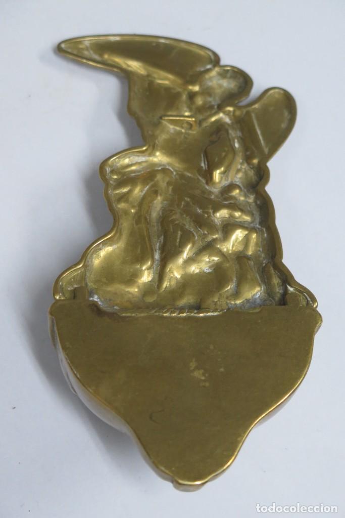 Antig&uuml;edades: BENDITERA DE BRONCE. ANGEL DE LA GUARDA - Foto 4