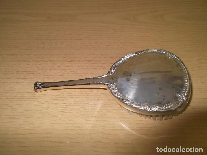 Antig&uuml;edades: Cepillo de pelo plateado,vintage - Foto 3
