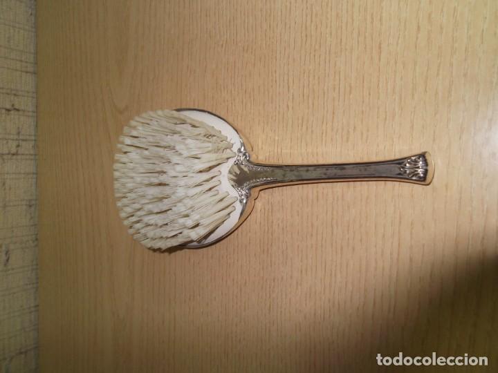 Antig&uuml;edades: Cepillo de pelo plateado,vintage - Foto 4