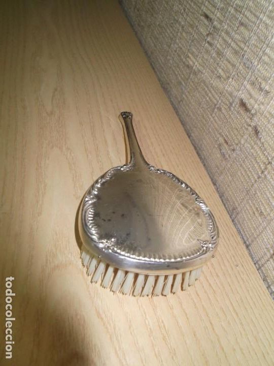 Antig&uuml;edades: Cepillo de pelo plateado,vintage - Foto 5