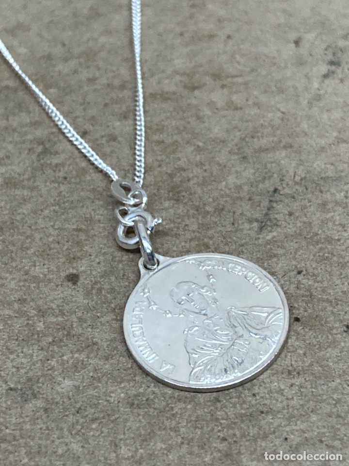 Antig&uuml;edades: Medalla y cadena de plata - Foto 3