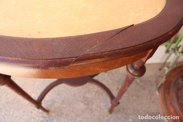Antig&uuml;edades: mesa auxiliar para restaurar - Foto 3