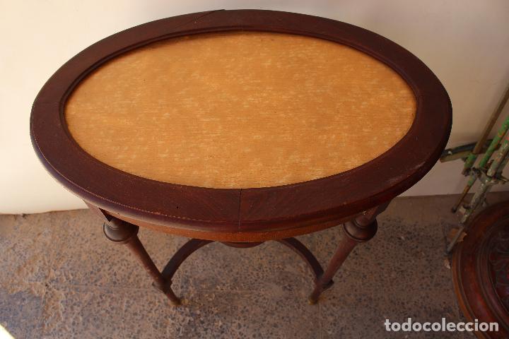 Antig&uuml;edades: mesa auxiliar para restaurar - Foto 4