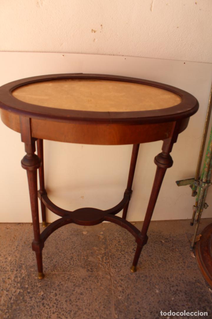 Antig&uuml;edades: mesa auxiliar para restaurar - Foto 5