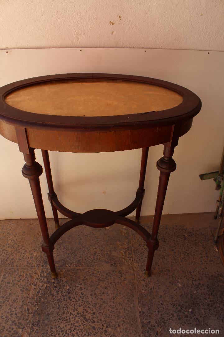 Antig&uuml;edades: mesa auxiliar para restaurar - Foto 1