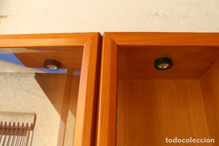 Antig&uuml;edades: vitrina de madera - Foto 11
