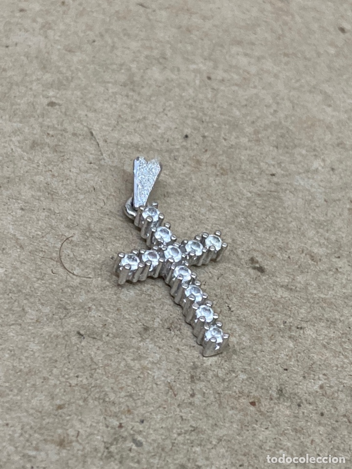 Antig&uuml;edades: Cruz de plata con circonitas - Foto 1