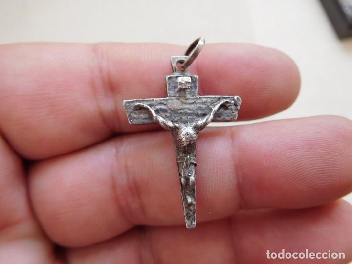 Antig&uuml;edades: Cruz de plata tipo Dali - Foto 1