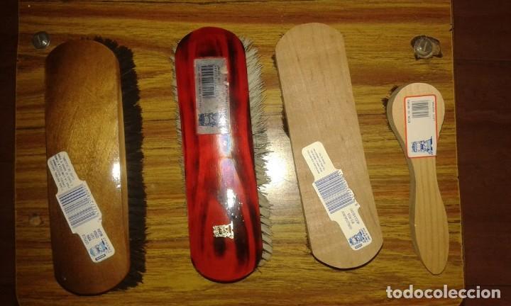 Antig&uuml;edades: Cepillos ropa y zapatos - Foto 1