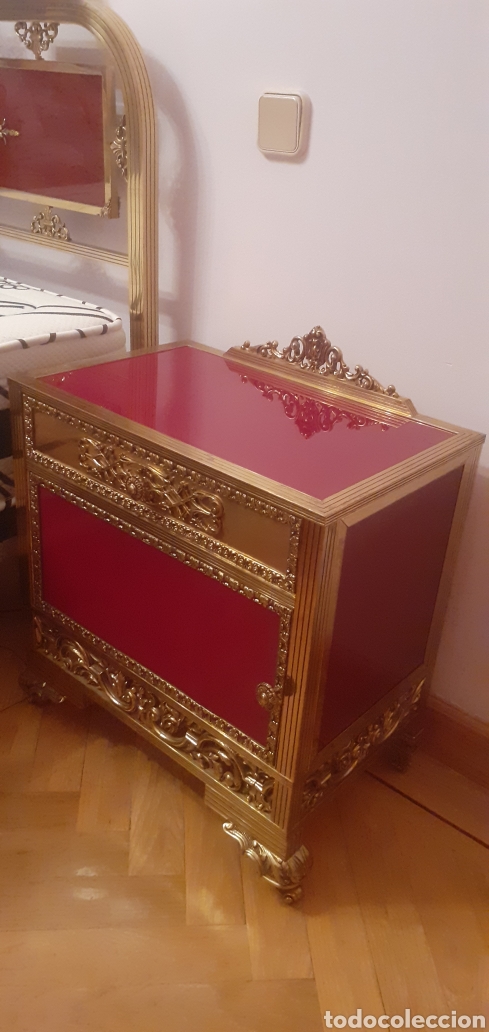 Antig&uuml;edades: Dormitorio de lat&oacute;n y cristal rojo - Foto 4