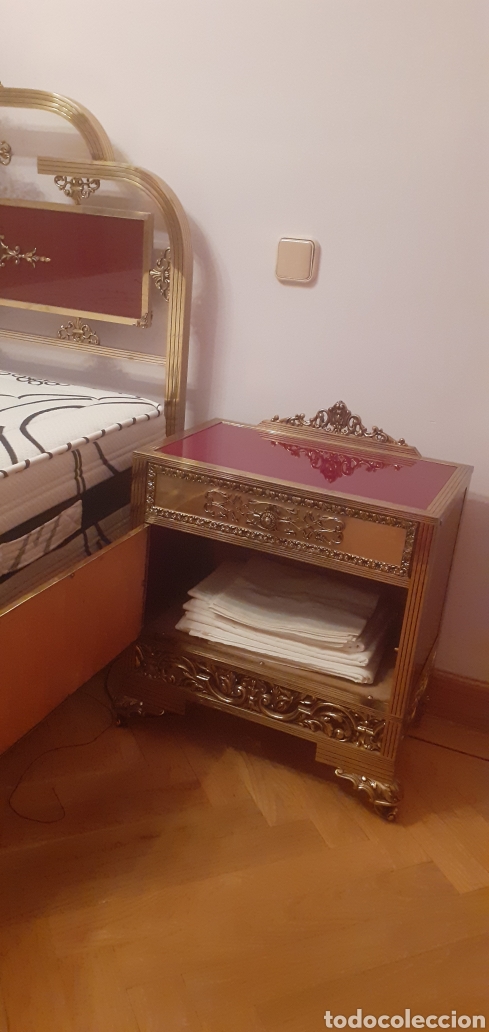 Antig&uuml;edades: Dormitorio de lat&oacute;n y cristal rojo - Foto 5
