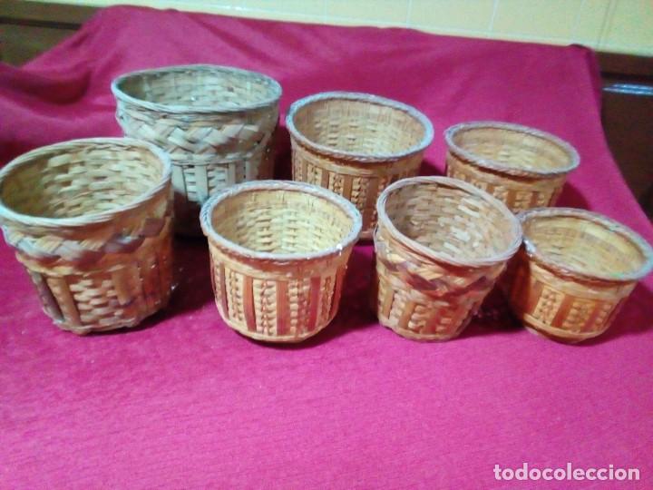 Antigüedades: lote de 7 macetas antiguas de mimbre y bambu - Foto 1 - 269976723