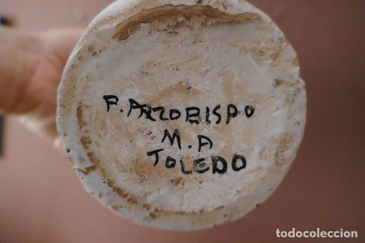 Antigüedades: Preciosa JARRA DE SANGRÍA DE CERAMICA CON ESCUDO DE TOLEDO PINTADA A MANO - 2 LITROS - 25 CM DE ALTU - Foto 13 - 270108313