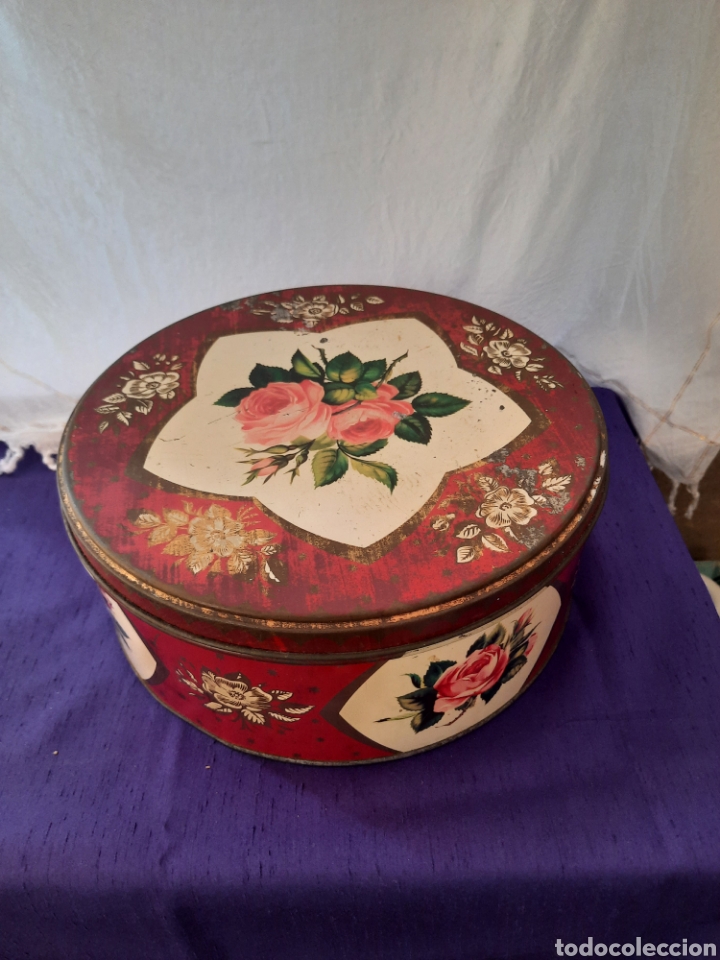 Antiques: Kemps Damask Tin London and Branches.