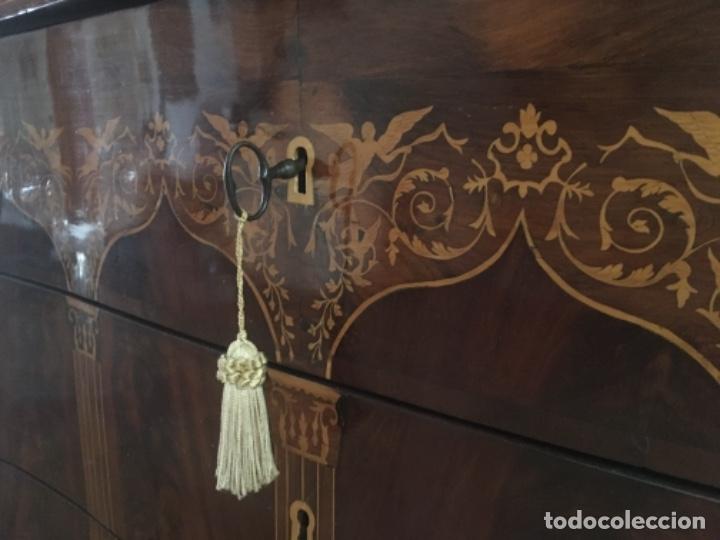 Antig&uuml;edades: C&oacute;moda isabelina con marqueter&iacute;a - Foto 2