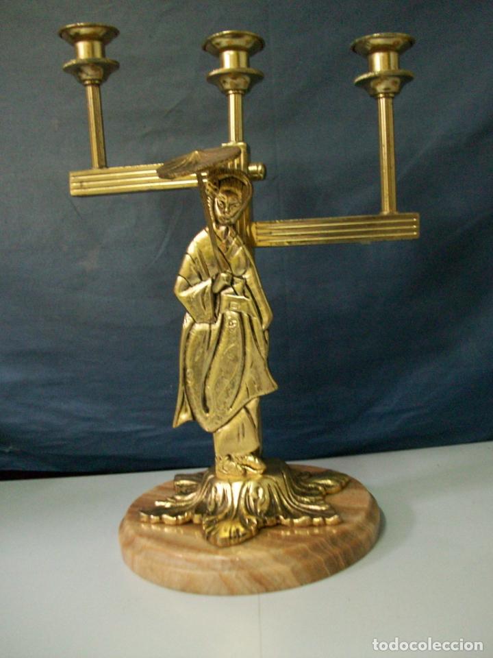 Antig&uuml;edades: PAREJA DE CANDELABROS - Foto 2