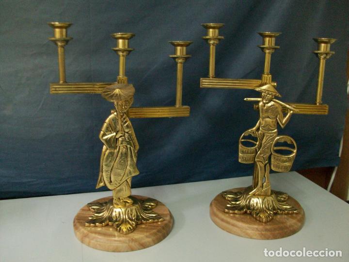 Antig&uuml;edades: PAREJA DE CANDELABROS - Foto 1