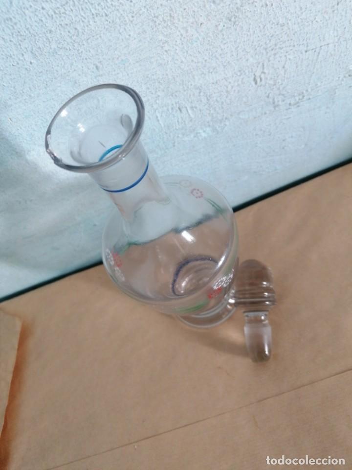 Antig&uuml;edades: BOTELLA PARA MESITA DE NOCHE - Foto 2