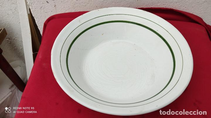 Antig&uuml;edades: fuente de ceramica - Foto 3