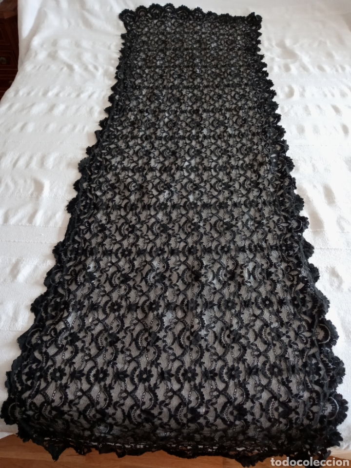 Antig&uuml;edades: Mantilla rectangular antigua 190/65 cm - Foto 1