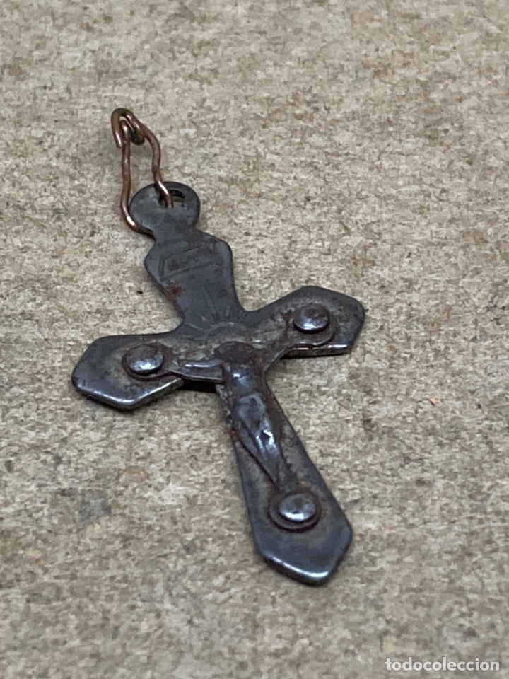 Antig&uuml;edades: Cruz de plata antigua - Foto 1