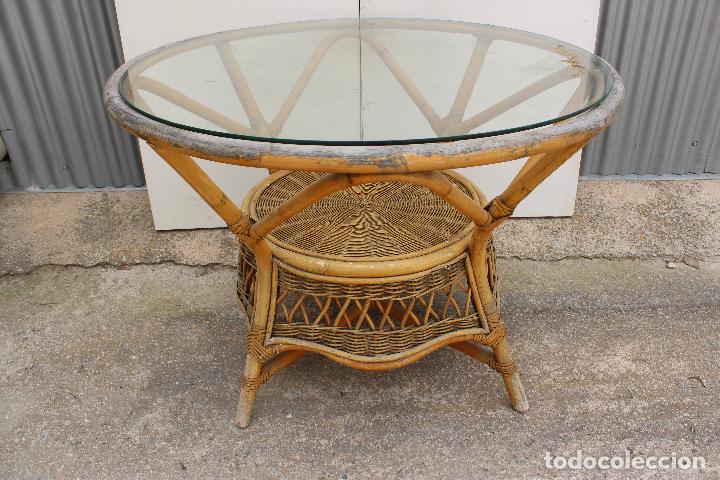 Antig&uuml;edades: mesa de mimbre - Foto 1