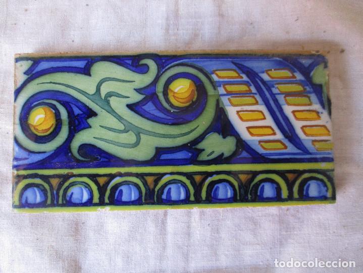 Antig&uuml;edades: antiguo azulejo cenefa pintada - Foto 1