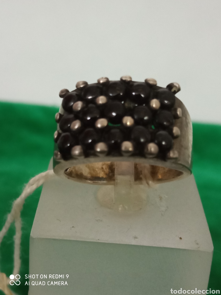Antig&uuml;edades: Sortija plata y azabache + - Foto 4