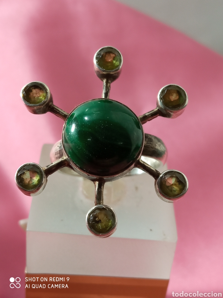Antig&uuml;edades: sortija plata y piedras + - Foto 1