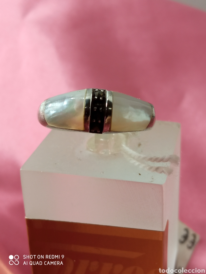 Antig&uuml;edades: Sortija plata y nacar + - Foto 1