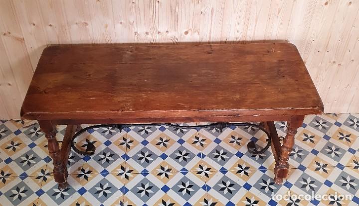 Antig&uuml;edades: MESA DE CENTRO CASTELLANA CON FORJA - Foto 3