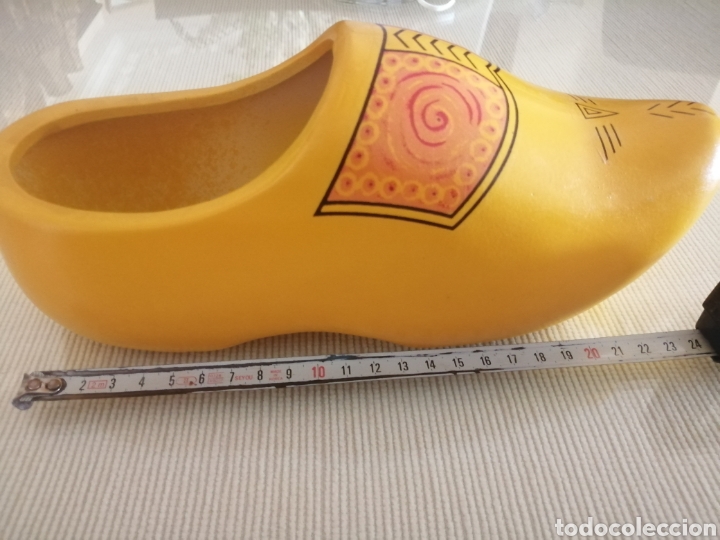 Antig&uuml;edades: ZUECO AMARILLO CERAMICA DE DELF. - Foto 3