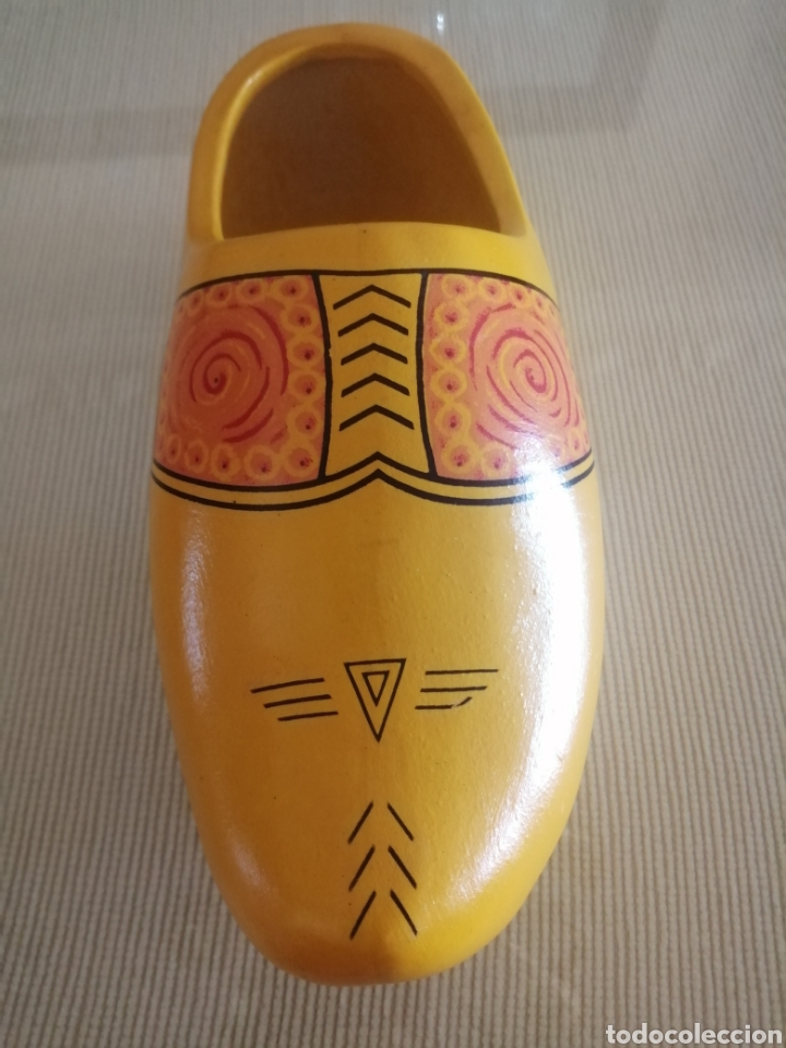 Antig&uuml;edades: ZUECO AMARILLO CERAMICA DE DELF. - Foto 1