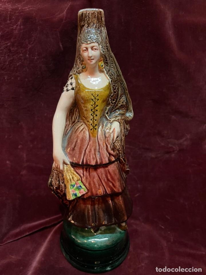 Antig&uuml;edades: Mantilla de Antonio Peyro. - Foto 1