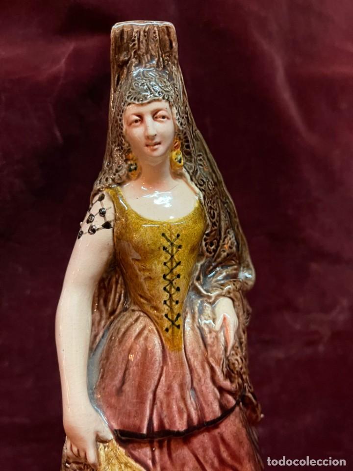 Antig&uuml;edades: Mantilla de Antonio Peyro. - Foto 2