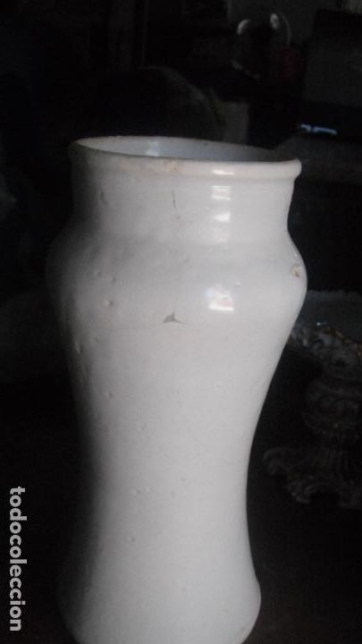 Antig&uuml;edades: albarelo de talavera blanco S. XVIII - Foto 2