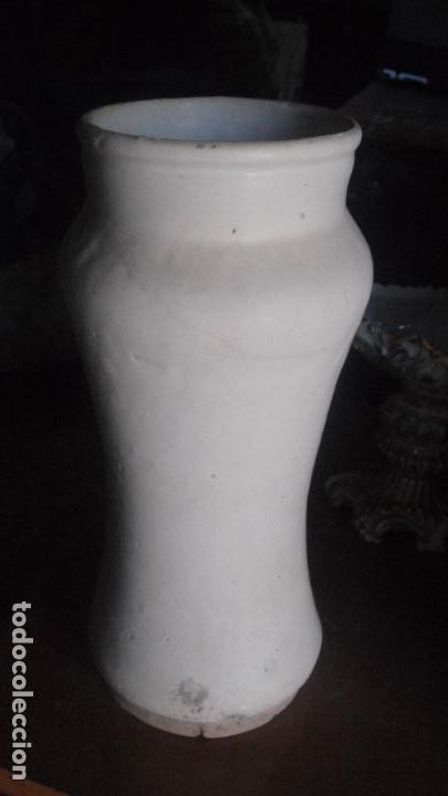 Antig&uuml;edades: albarelo de talavera blanco S. XVIII - Foto 1