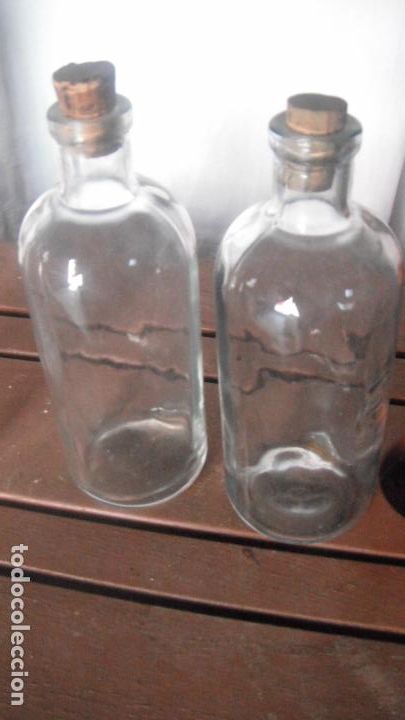 Antiquit&eacute;s: 2 frascos de farmacia de cristal con tap&oacute;n de corcho