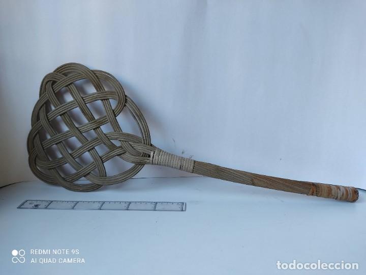 Antig&uuml;edades: SACUDIDOR DE ALFOMBRAS - Foto 2