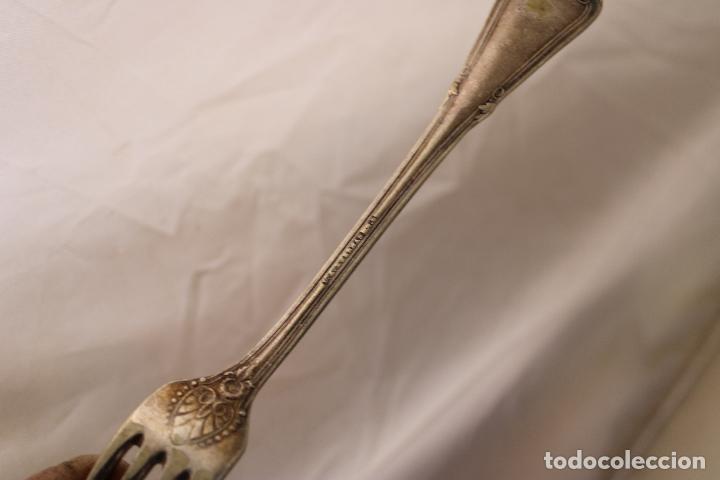 Antig&uuml;edades: tenedor con plata de ley punzonada - Foto 4