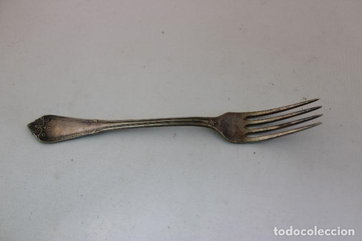 Antig&uuml;edades: tenedor con plata de ley punzonada - Foto 1